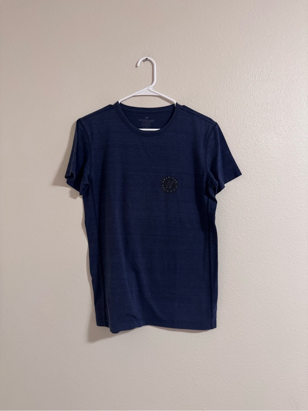 American Eagle Outfitters Men's Navy Short Sleeve Crew Tee with Chest Graphic